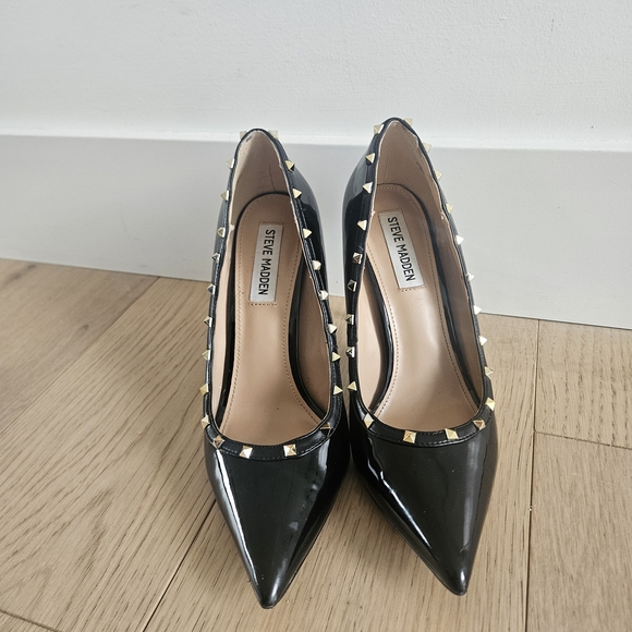 Steve Madden Black Heels with Gold Studs Size 8 - Picture 5 of 5